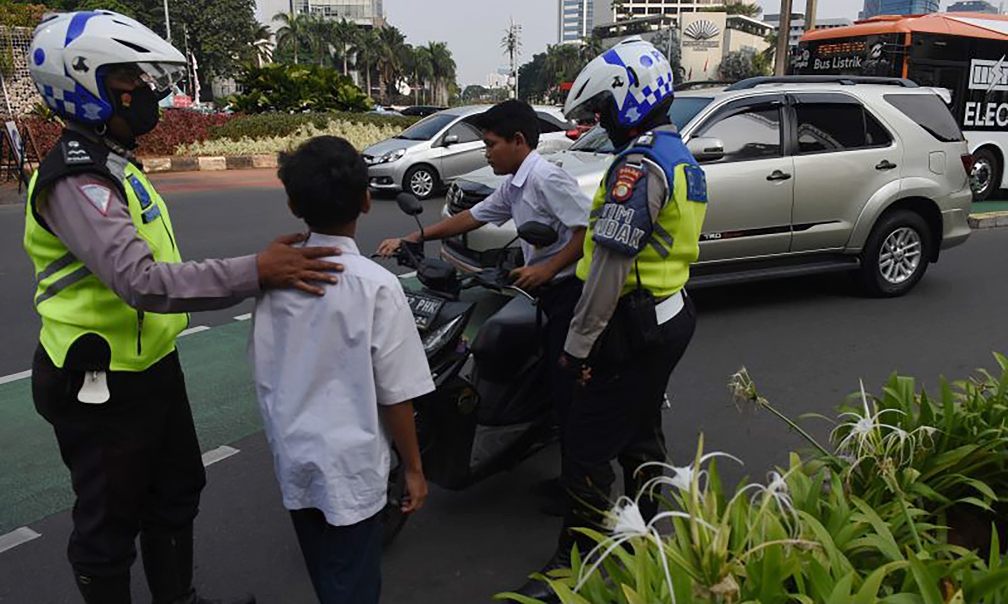 pentingnya-kelengkapan-surat-kendaraan-saat-berkendara